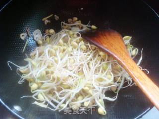 黄豆芽炖粉条的做法步骤：3