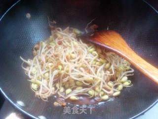 黄豆芽炖粉条的做法步骤：4