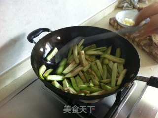 少油版——蒜蓉煎茄子的做法步骤：4