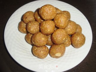 紫薯花生芝麻团的做法步骤：5