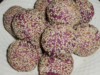 紫薯花生芝麻团的做法步骤：12