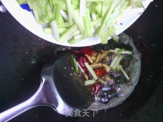 两个人的午餐——韭黄肉片的做法步骤：5