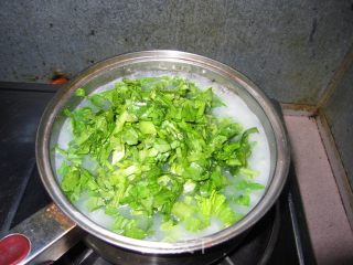 DIY皮蛋瘦肉粥的做法步骤：6