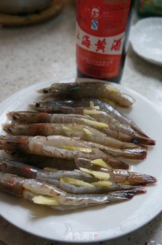 蒜蓉蒸虾的做法步骤：2