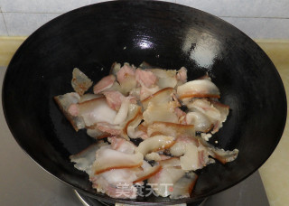 洋葱炒腊肉的做法步骤：4