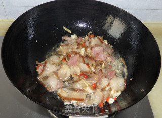 洋葱炒腊肉的做法步骤：6