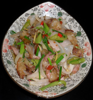 洋葱炒腊肉的做法步骤：9