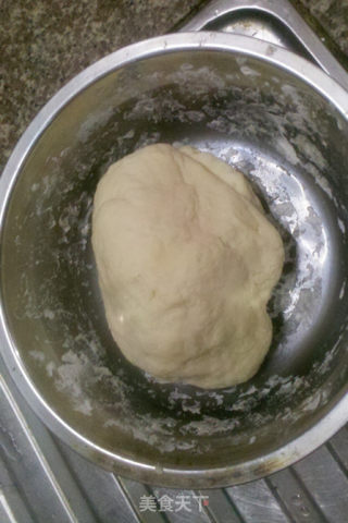 香菇猪肉蒸饺的做法步骤：1
