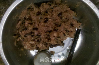香菇猪肉蒸饺的做法步骤：2