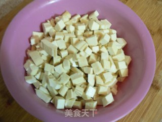 韭苔炒彩丁的做法步骤：2