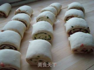 三味花卷的做法步骤：7