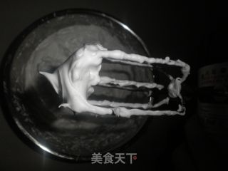 有点回缩的8寸戚风蛋糕的做法步骤：8