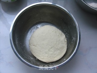 （另外一种方法做葱油饼）家常，简单，美味——家常葱油饼的做法步骤：2