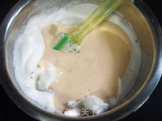 抹茶红豆戚风的做法步骤：11