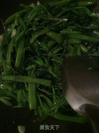 家常小炒——蒜香空心菜的做法步骤：5