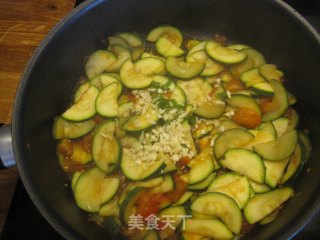 美味瘦身餐——酸辣西葫芦的做法步骤：6