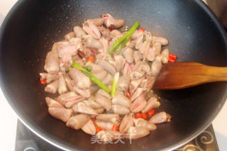 夏季当养好心——鸡心炖土豆的做法步骤：7