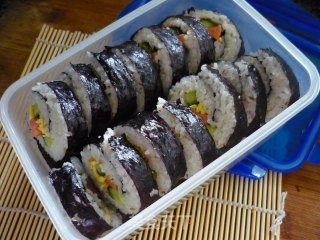 爱心便当——紫菜包饭的做法步骤：12