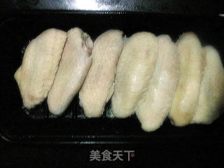 新奥尔良烤鸡翅的做法步骤：1