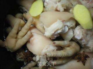 双手发财  猪手和鸡手 手牵手的做法步骤：4