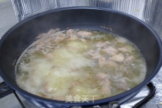 韭菜炒鸡肝 …… 雅子家的简单健康美味儿的做法步骤：2