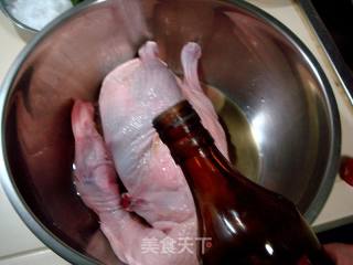 酥香樟茶鸭的做法步骤：1