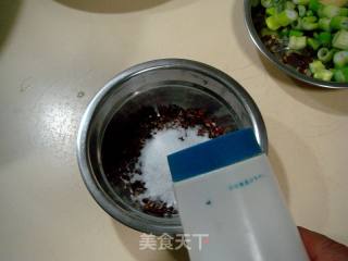 酥香樟茶鸭的做法步骤：2