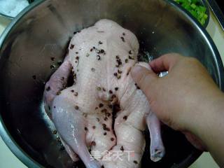 酥香樟茶鸭的做法步骤：4