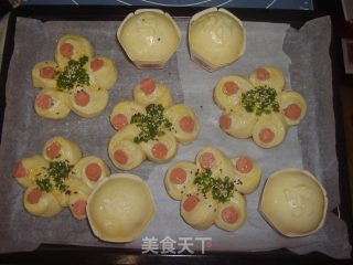 葱香热狗面包和杏仁小餐包的做法步骤：8