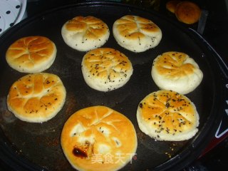 黑芝麻核桃仁红糖饼的做法步骤：7