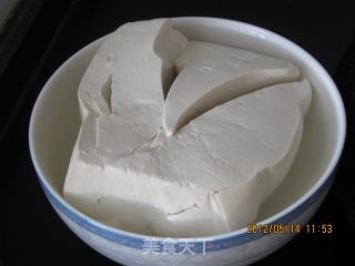 鲫鱼炖豆腐的做法步骤：2