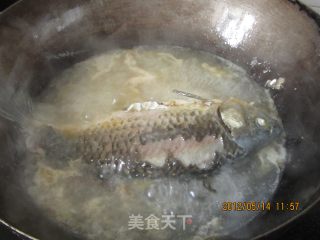 鲫鱼炖豆腐的做法步骤：6