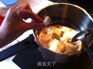 苦瓜西红柿排骨汤的做法步骤：3