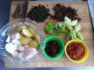 迎接夏天的味道 - 麻辣小龙虾的做法步骤：2