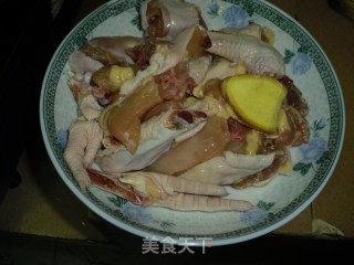 土豆炖鸡的做法步骤：1