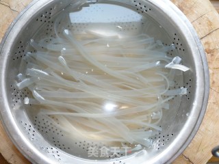小白菜粉条炖肉的做法步骤：2