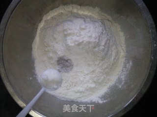 肉夹馍的前奏——原味烤饼的做法步骤：1