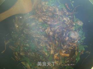 金针菇炒青椒丝的做法步骤：4