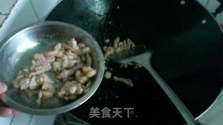 黄花菜草菇炒肉的做法步骤：7