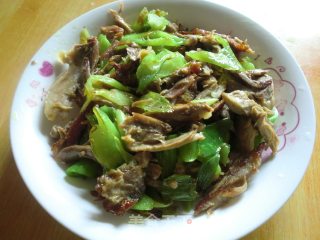 尖椒炒烤鸭的做法步骤：6
