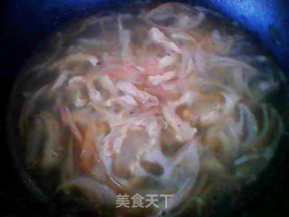 洋葱滑肉汤的做法步骤：11