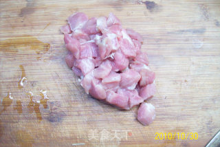 【时令下酒菜】——毛豆香干炒肉丁的做法步骤：4