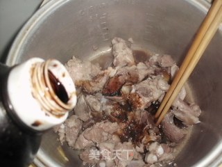 干烧排骨土豆仔的做法步骤：5