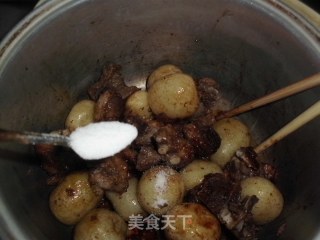 干烧排骨土豆仔的做法步骤：7