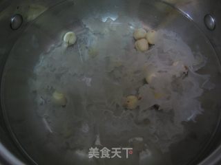 木瓜银耳莲子汤的做法步骤：5