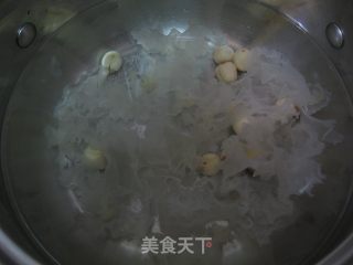 木瓜银耳莲子汤的做法步骤：5