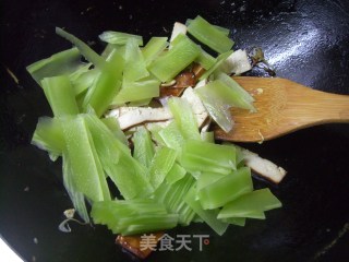 素炒鸡蛋香干莴笋的做法步骤：5