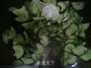 家常小炒——黄瓜肉片的做法步骤：5