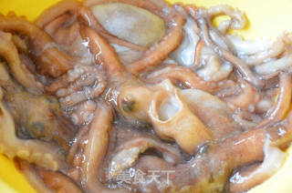 幸福美食：颠覆传统口味之黄豆酱小葱拌八带的做法步骤：1