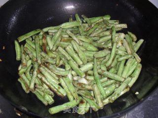 肉粒干煸四季豆的做法步骤：3